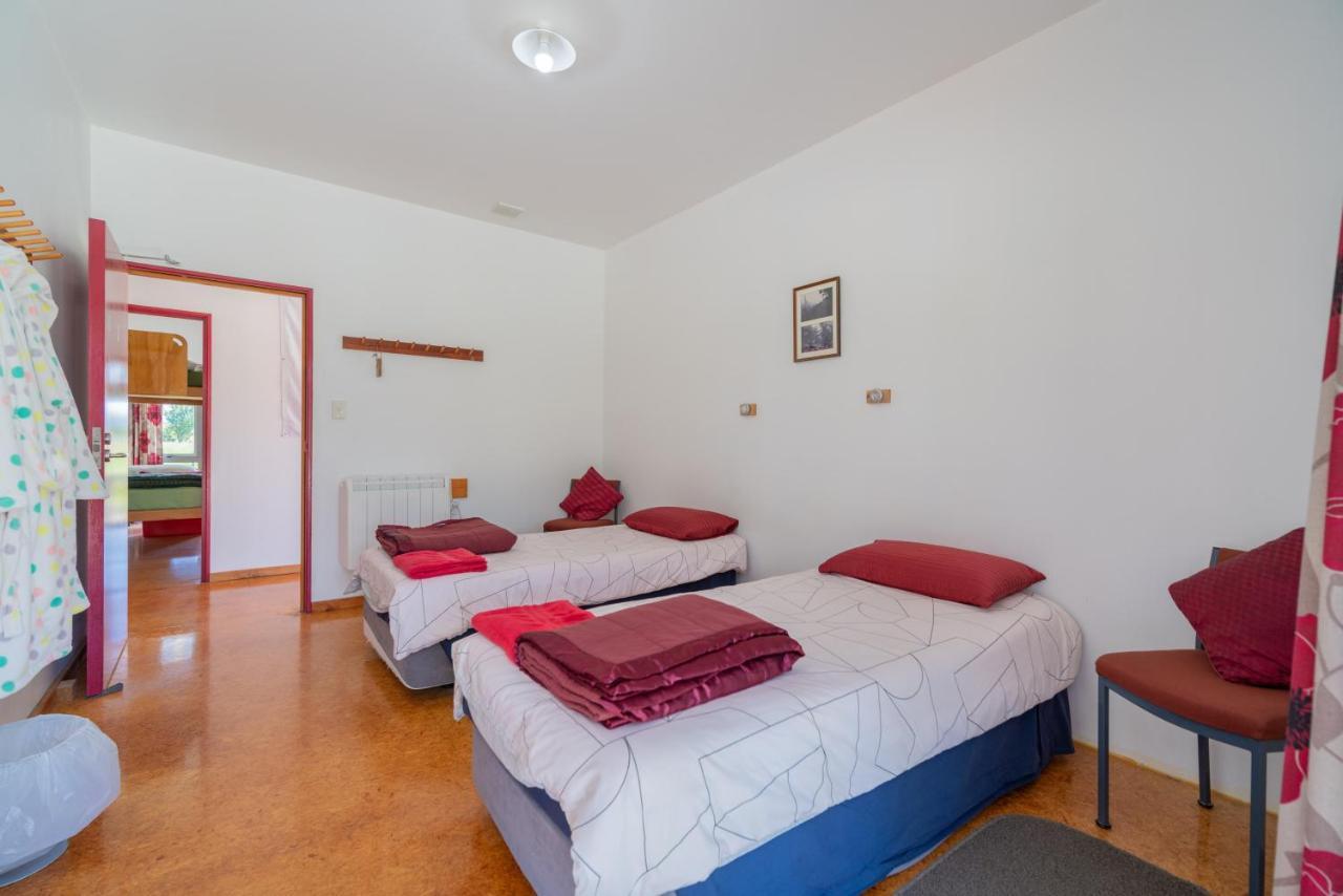 Bob & Maxines Backpackers Hostel Te Anau Ngoại thất bức ảnh
