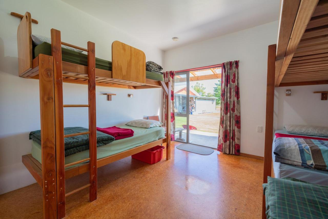 Bob & Maxines Backpackers Hostel Te Anau Ngoại thất bức ảnh