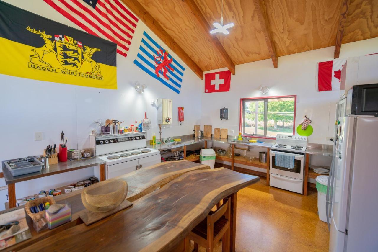 Bob & Maxines Backpackers Hostel Te Anau Ngoại thất bức ảnh